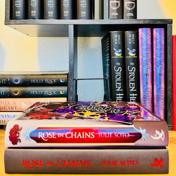 Fairyloot Exclusive Signed Edition Rose In Chains
by Julie Soto - Picture 12 of 12